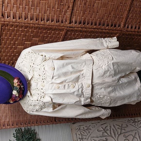 1980's Vintage Short Set in Ivory Large - Picture 15 of 15